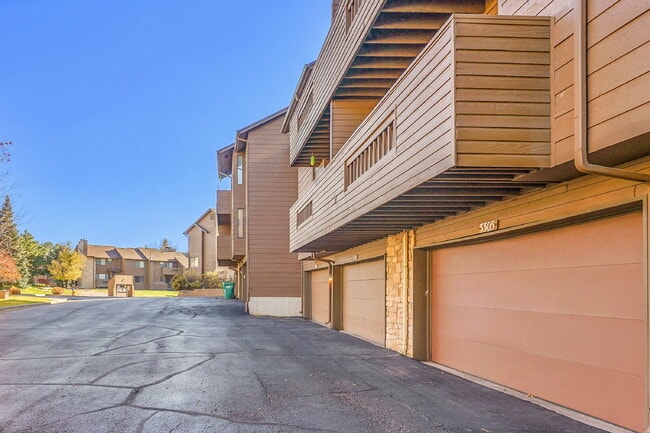 Building Photo - 1,640.95 - HALF OFF First Month's Rent - 2 Bedrooms, 2 Bathrooms, Apartment in Colorado Springs w...