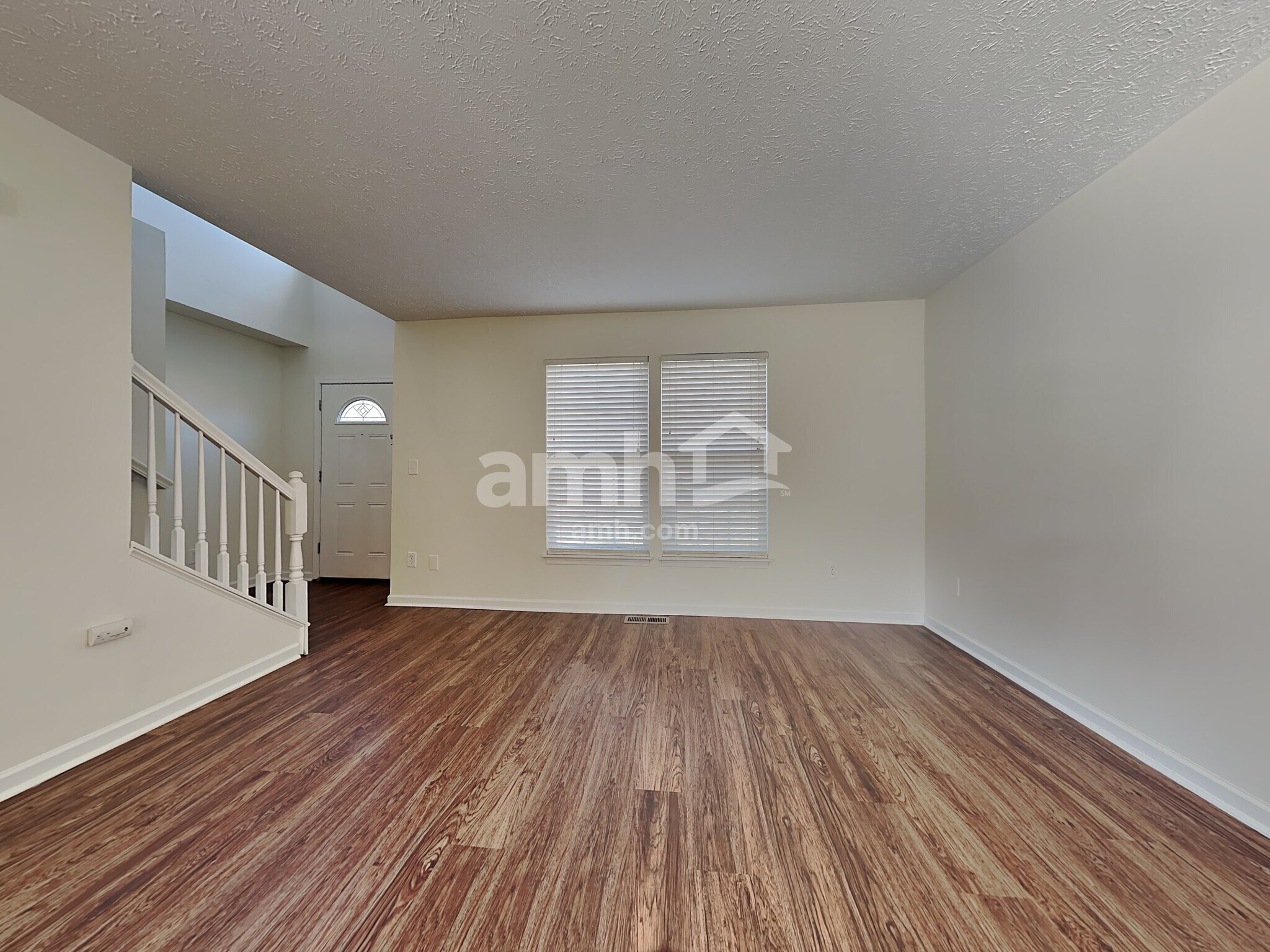 Building Photo - 922 Whispering Pine Way