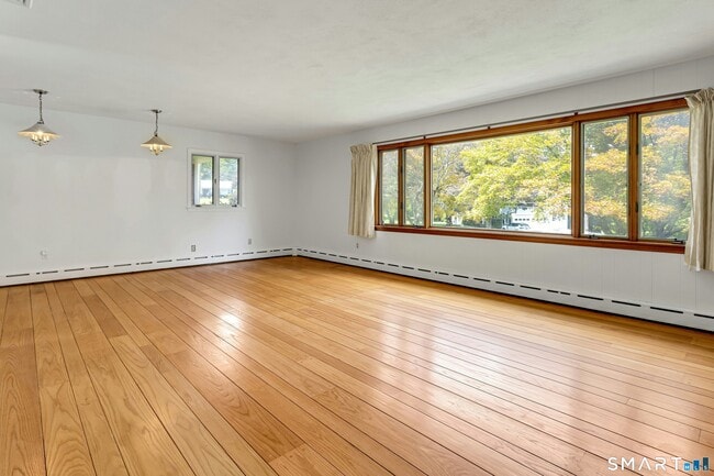 Building Photo - 67 Barclay Dr