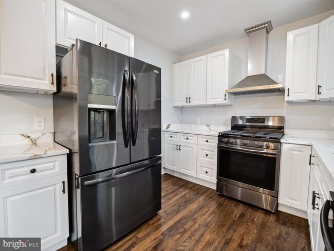 Building Photo - 4107 4th St NW