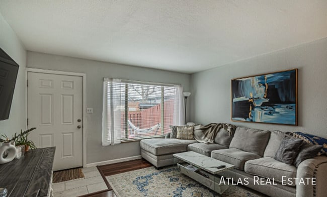 Building Photo - 2424 W 35th Ave