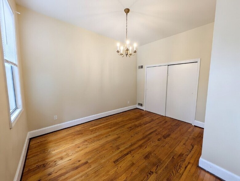 Building Photo - 519 Independence Ave SE