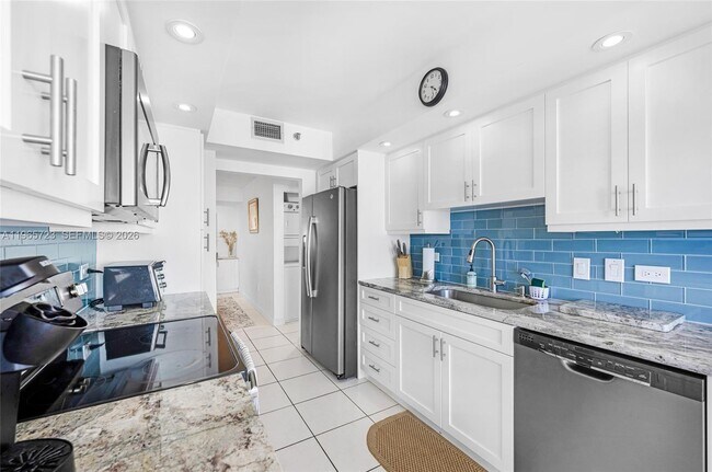 Building Photo - 1201 S Ocean Dr