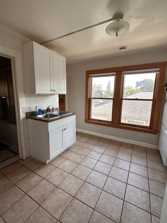 Building Photo - 6029 Portland Ave