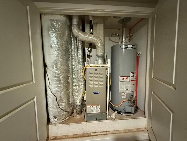 Building Photo - 65 Maverick Dr