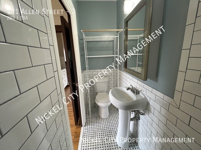 Building Photo - 181 Allen St