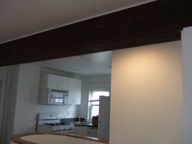 Building Photo - 38 Holman St