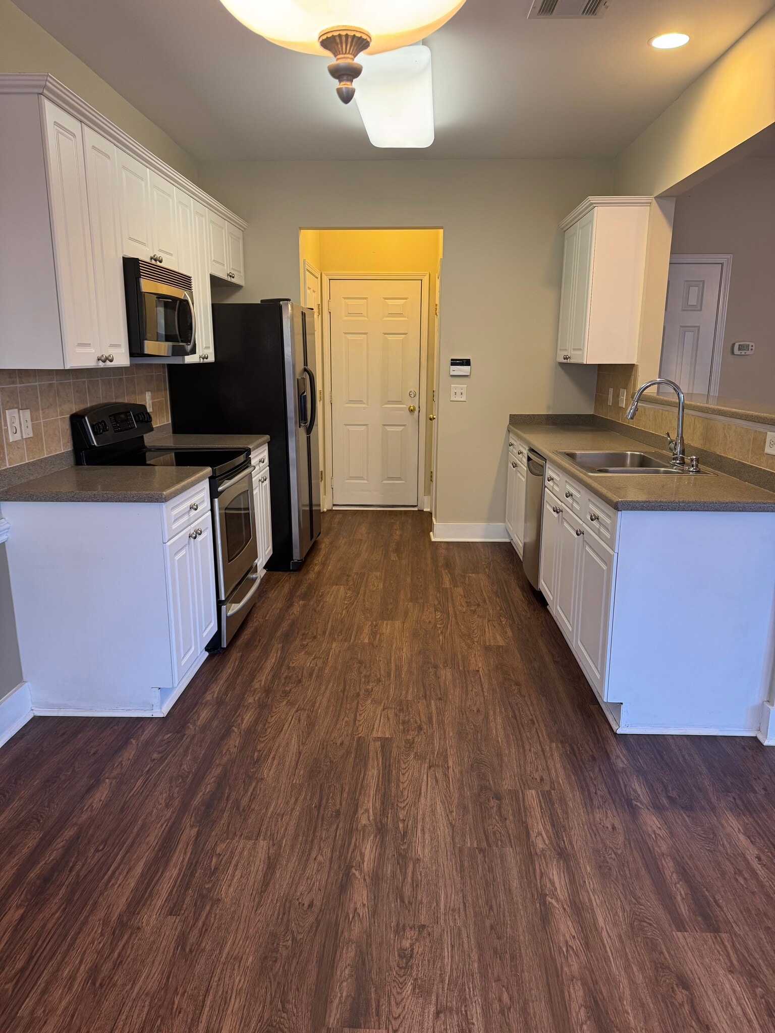 Building Photo - 113 Honey Creek Ln