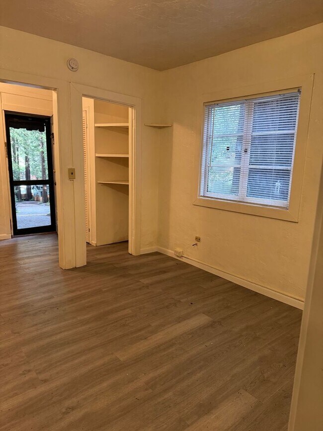 Building Photo - Redwood Grove