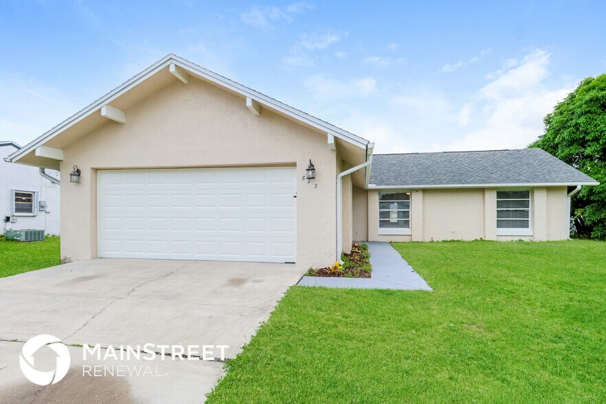 Primary Photo - 822 7 Gables Cir SE