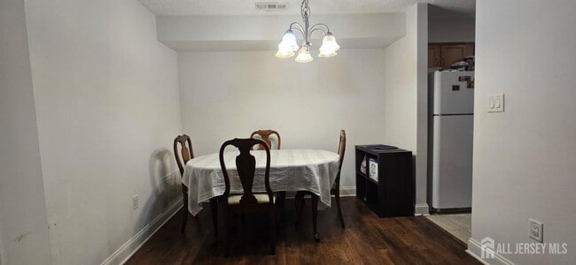 Building Photo - 5019 Ravens Crest Dr