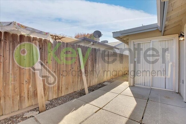 Building Photo - 5636 Clark Ave