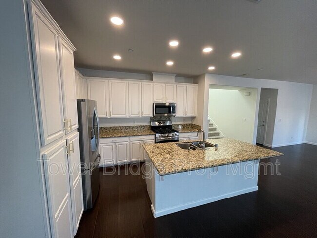 Building Photo - 5508 Copper Sunset Way