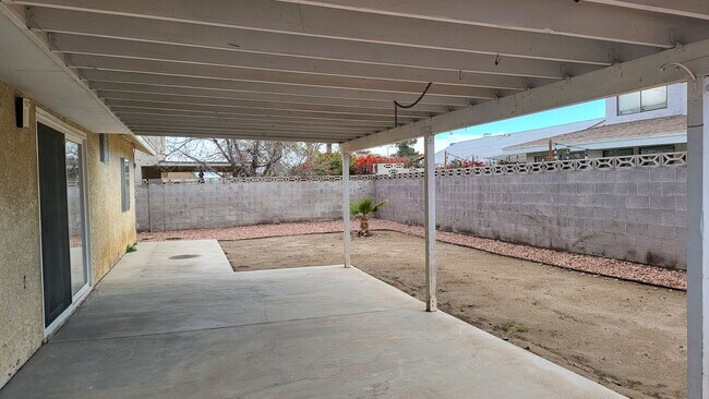 Building Photo - Charming one-story house