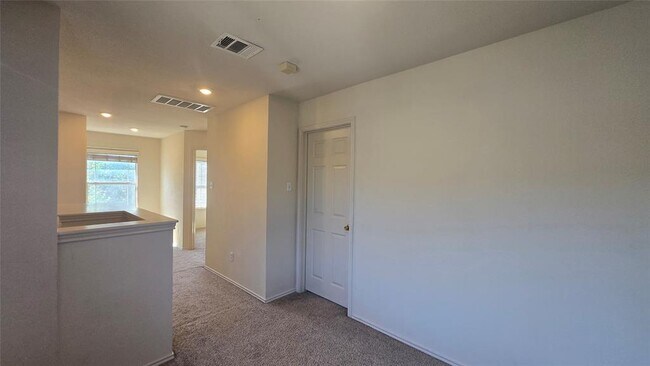 Building Photo - 703 Big Spring Dr