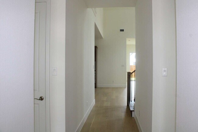 Building Photo - 7029 Confetti Ln