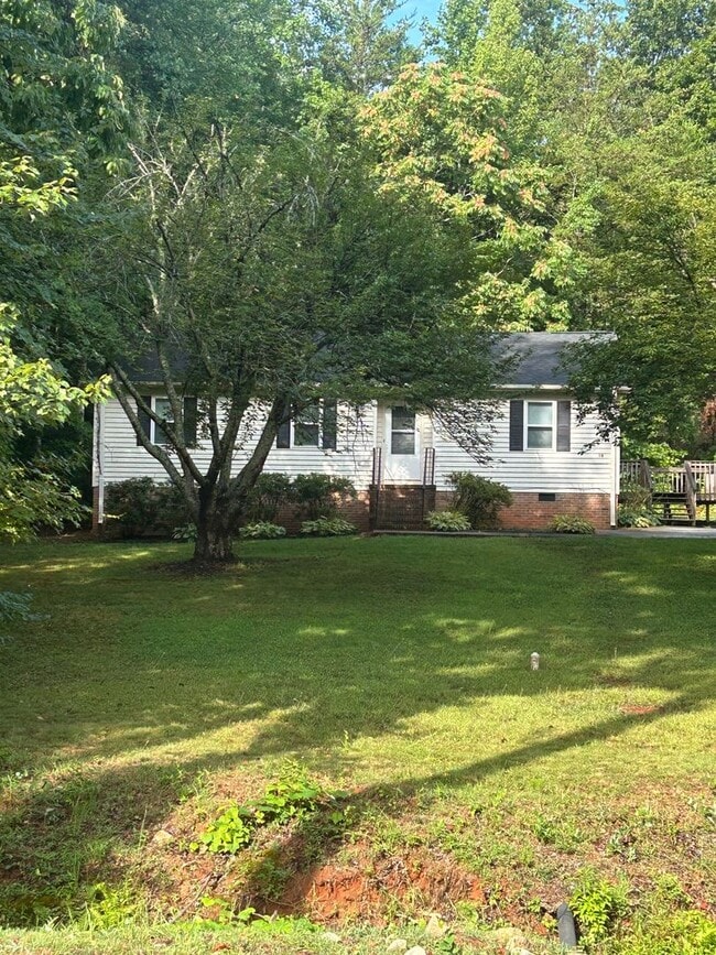 Building Photo - Taylors, 3BD/2BA, 1056SF