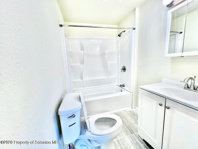 Building Photo - 636 Beech St