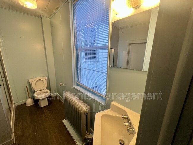 Building Photo - 1287 W Penn Ave