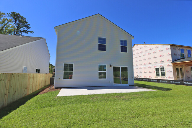 Building Photo - Beautiful new build in PRIME Lexington loc...