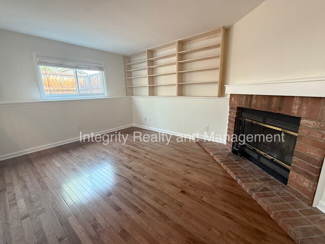 Building Photo - 475 E Chiswick Cir