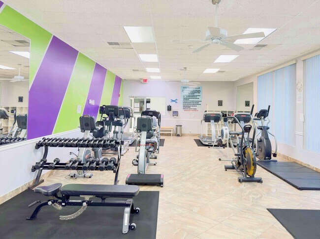 Building Photo - 2019 SW 18th Dr