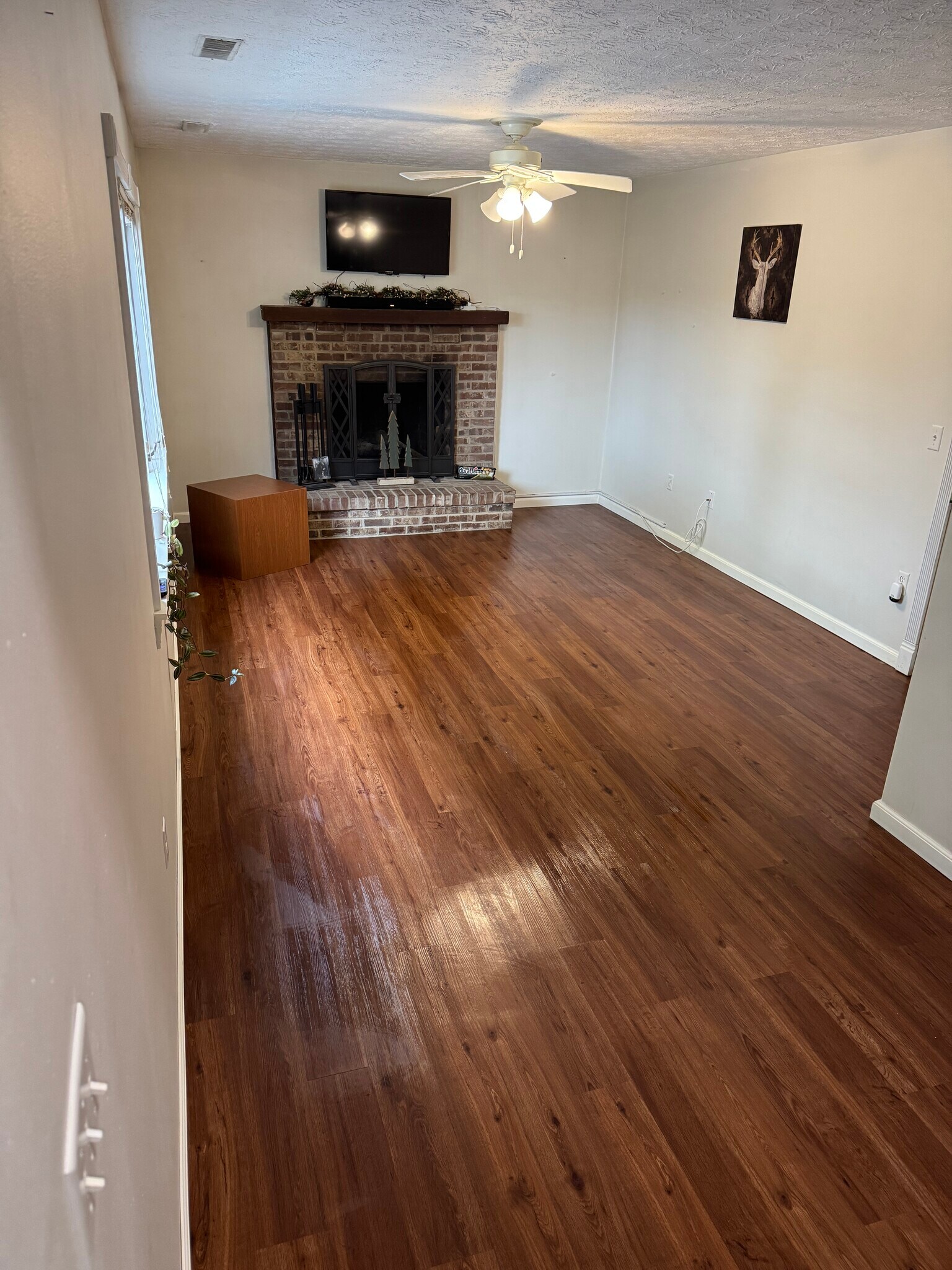 Building Photo - 1812 Lakeview Dr