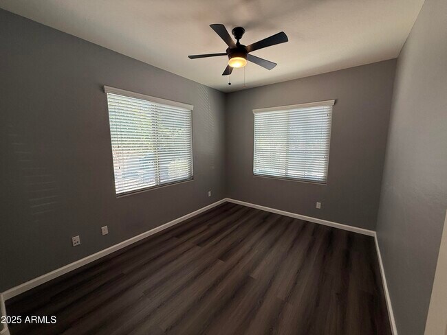 Building Photo - 888 E Aberdeen Dr
