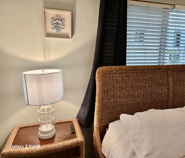 Building Photo - 3225 NE 16th St