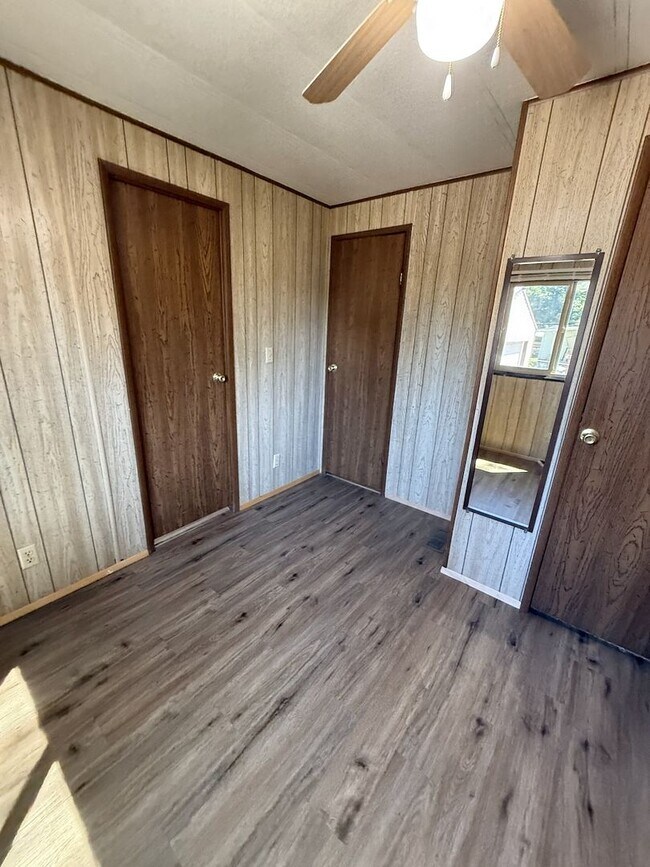 Building Photo - Affordable & Ideally Located 2 Bed 2 Bath ...