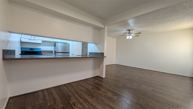 Building Photo - 3131 Southwest Fwy