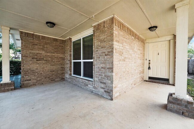 Building Photo - 1502 McDowell Bend