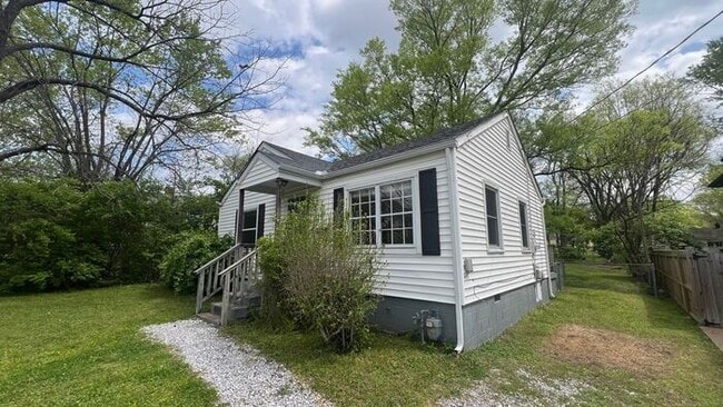 Building Photo - Cute East Nashville Home