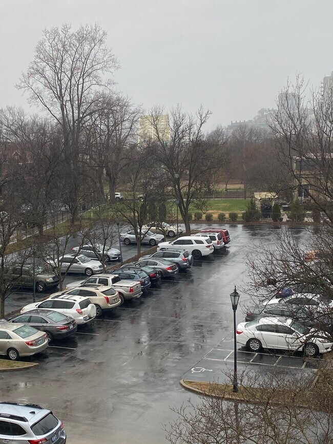 Building Photo - 803 E 6th St