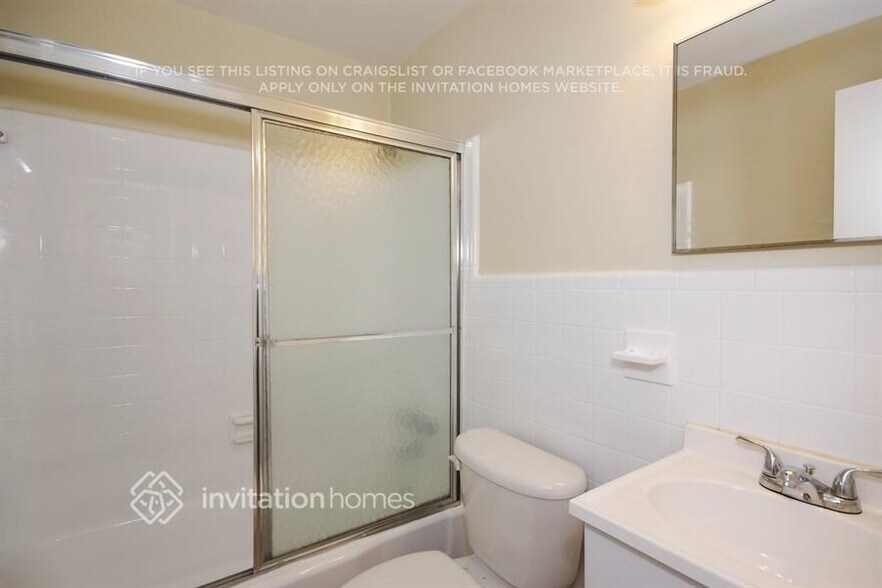 Building Photo - 3900 Lejune Ave