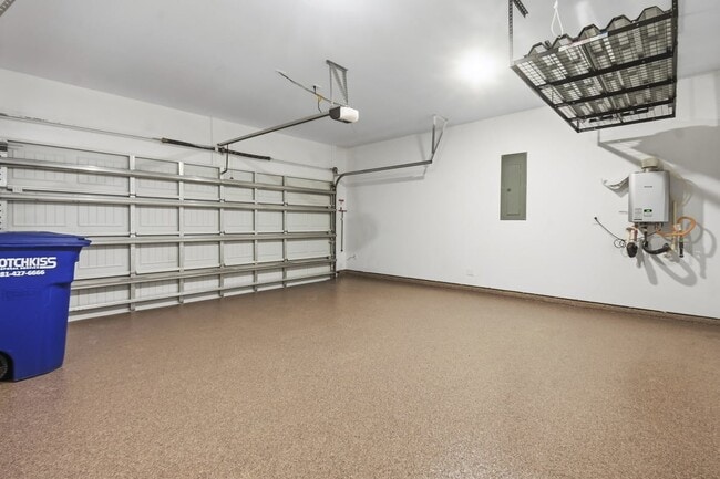 Building Photo - 8427 Bay Rdg Cir