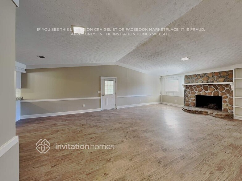 Building Photo - 1694 Webb Gin House Rd