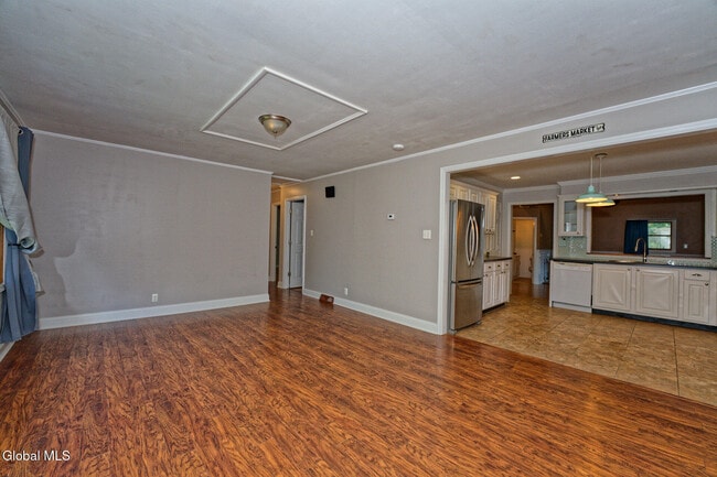 Building Photo - 58 Beach Rd