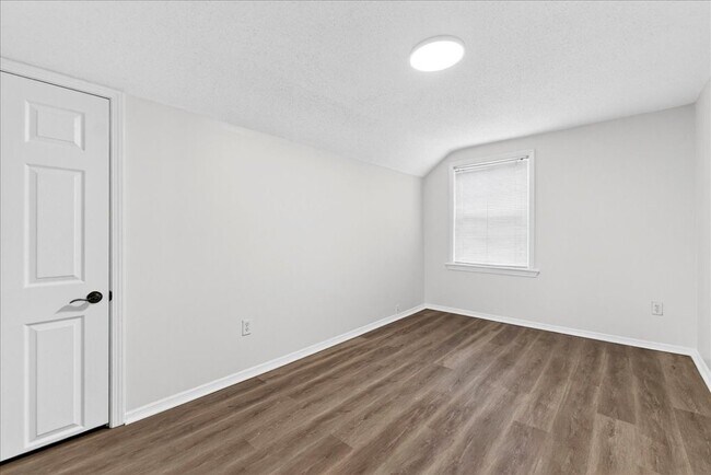 Building Photo - 5153 Cologne Ave