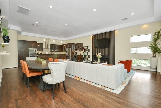 Building Photo - 4608 Nett St