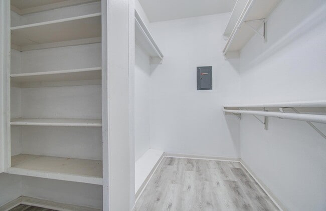 Building Photo - 716 Bering Dr