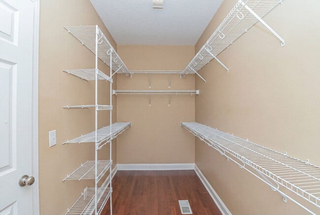 Building Photo - Stunning & Spacious Home in Walnut Hill! 4 Bedrooms | 4 Bathrooms w/ Lawn Care and Trash Service ...