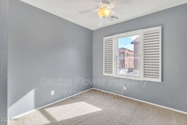 Building Photo - 5625 S 21st Pl