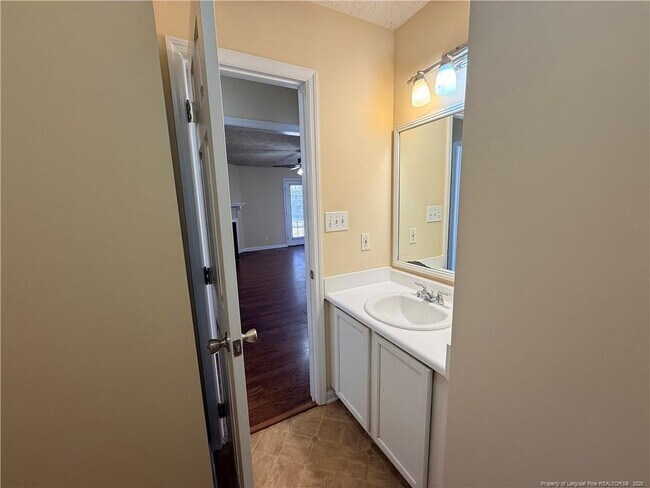 Building Photo - 203 Cypress Dr