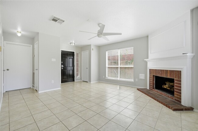 Building Photo - 2034 Greenwest Dr