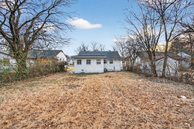 Building Photo - 129 Cameron Rd