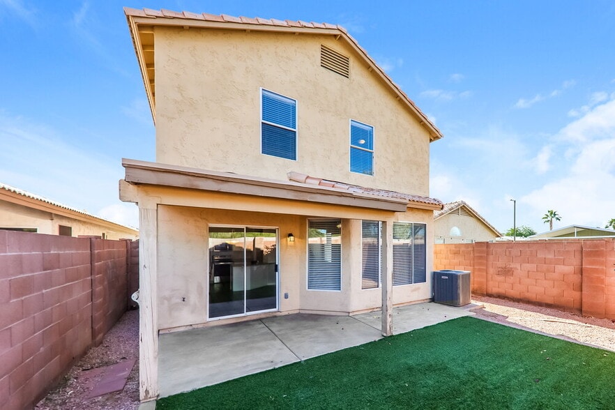 Building Photo - 2221 E Union Hills Dr