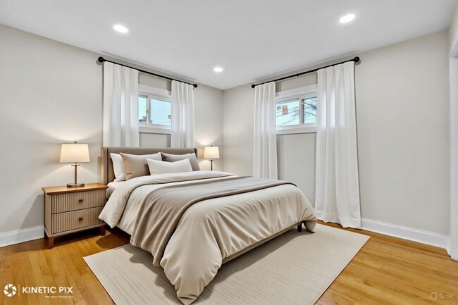 Building Photo - 4938 W Randolph St