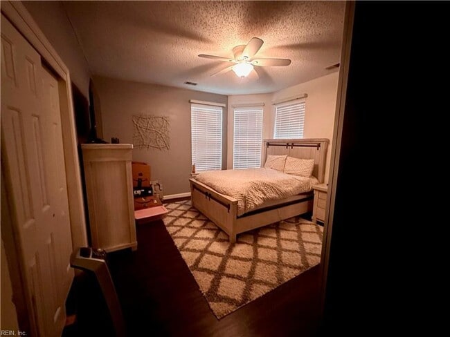 Building Photo - Bay View First Floor Condo