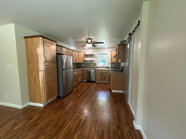 Building Photo - Ranch Style Home in Prime Location